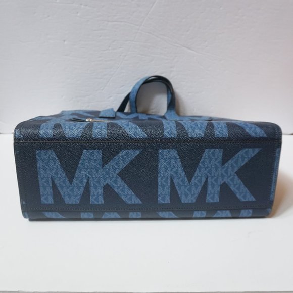 Michael Kors Graphic Logo Tote Bag + Wristlet Set - Picture 6 of 15